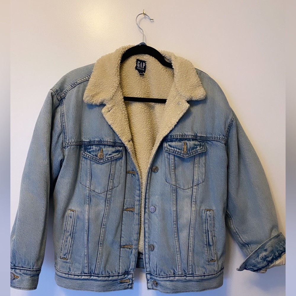 Gap Women’s Small Sherpa Lined Light Denim Jacket